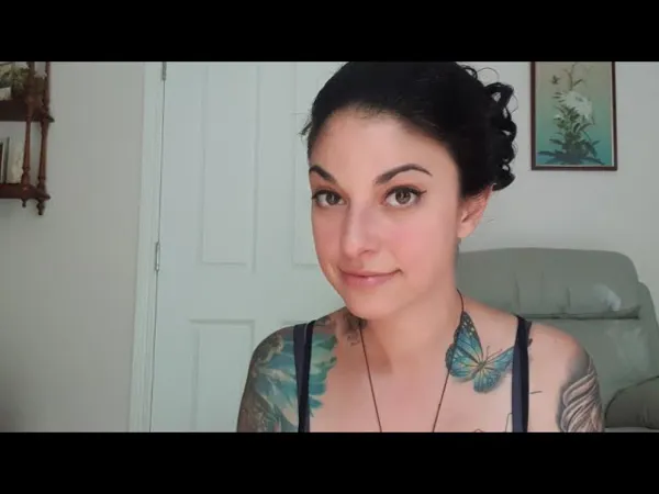 Dangers of fantasy living: online dating